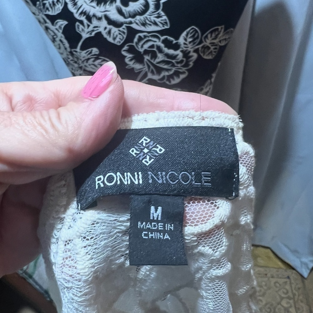 Ronni Nicole Ivory Floral Lace Open Front Cardigan Medium - Picture 5 of 6
